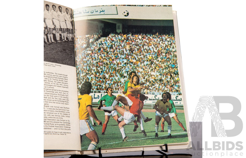 Signed Johnny Warren 'Soccer in Australia' 1974