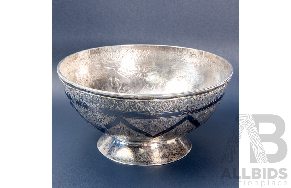 Indian Silver-Tone Footed Bowl with Repousse Foliate Decoration  340.5 g