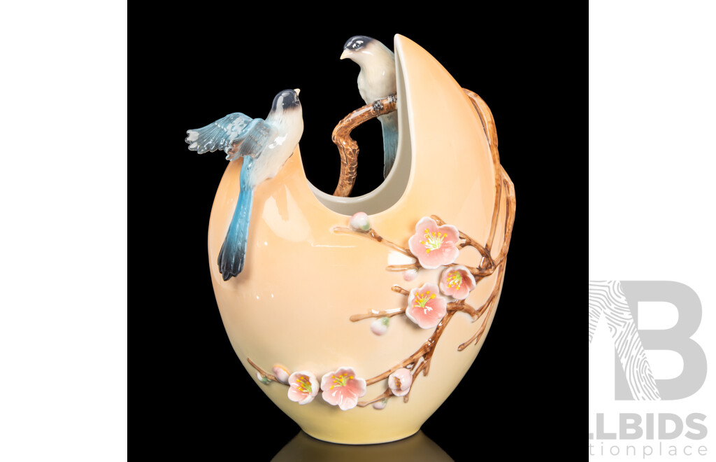 Love Melody Vase by Dan Samuels