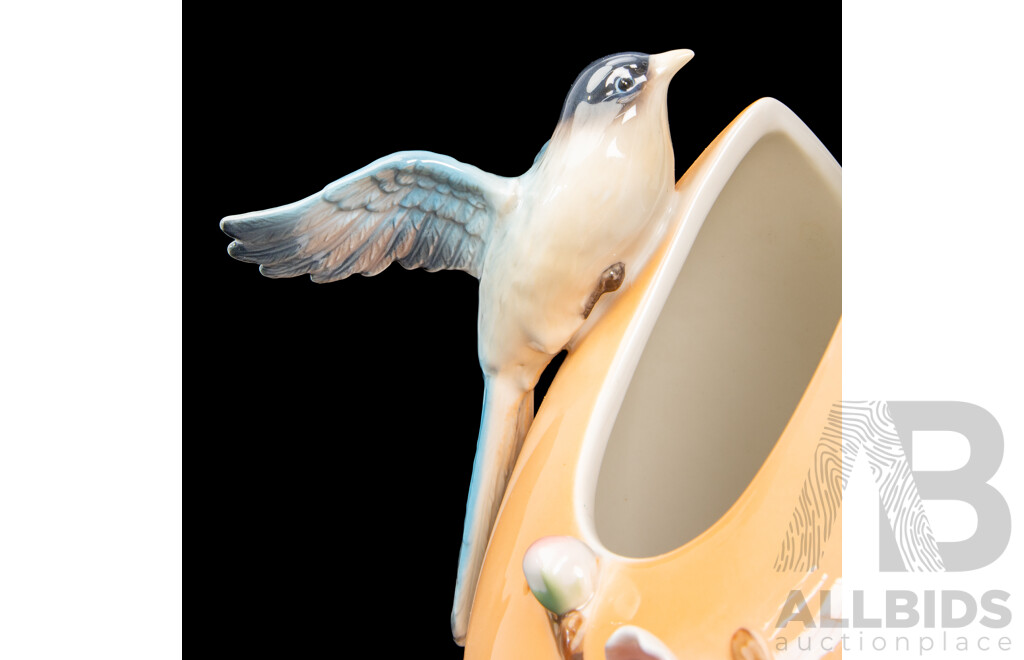 Love Melody Vase by Dan Samuels