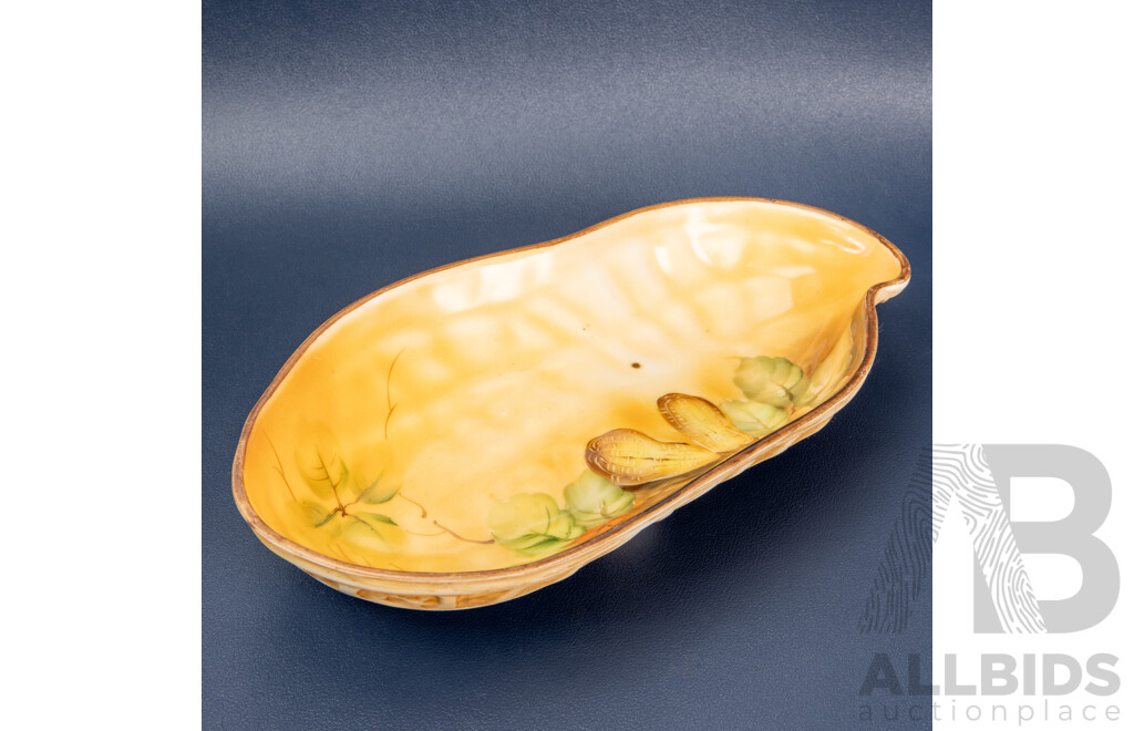Antique Japanese Handpainted Nippon Porcelain Peanut Bowl