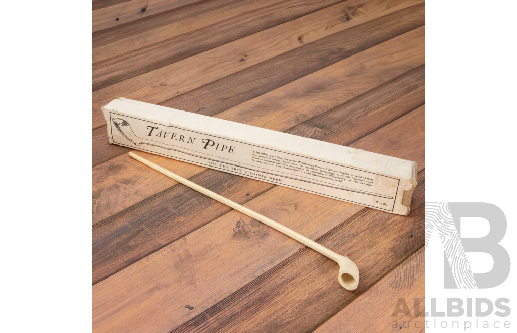 Williamsburg Pottery Tavern Pipe
