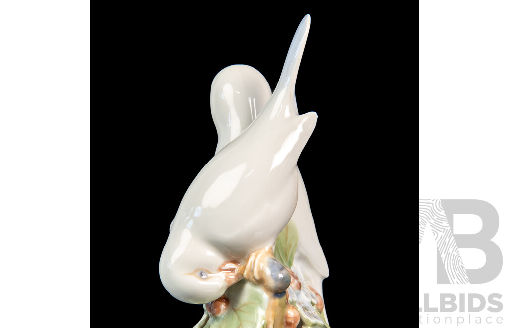 Vintage Royal Copenhagen 402 Porcelain Figurine Two White Doves Denmark Dated 1960