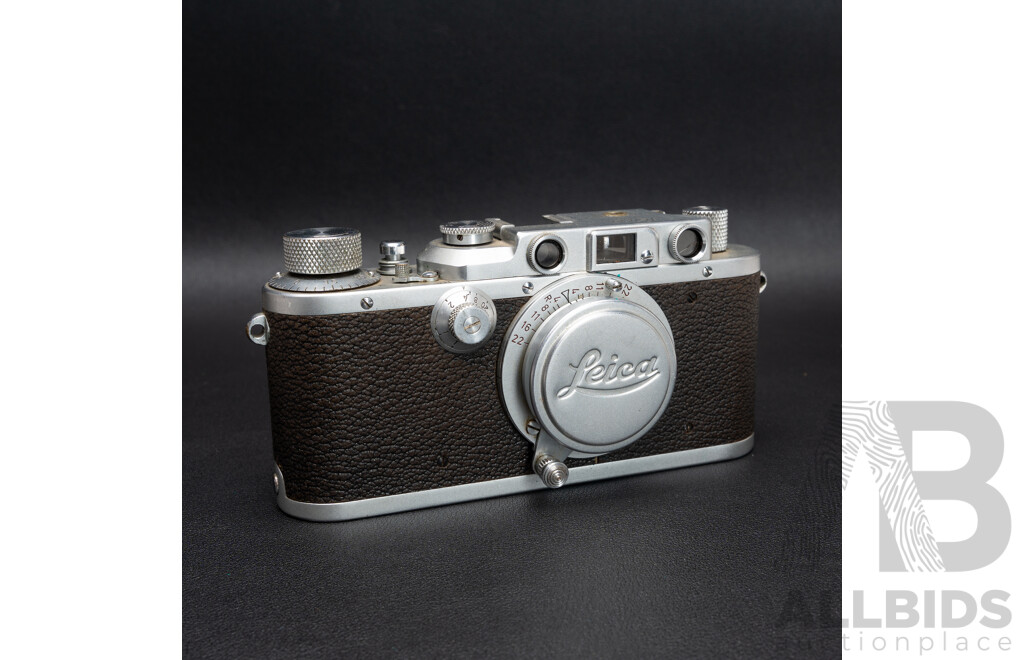 Leica IIIa D.R.P. Screw-Mount Rangefinder Camera (1938) Serial No. 275266 with Leitz Elmar 5cm F/3.5 Lens
