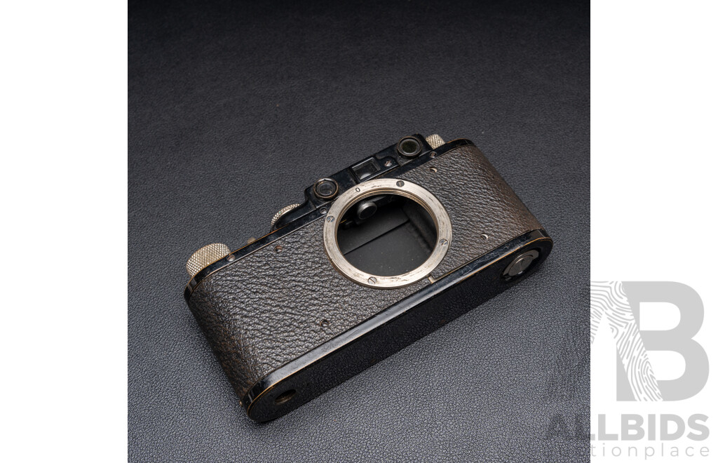 Leica II D.R.P. Screw-Mount Rangefinder Body (1932 Production) Serial No. 77178