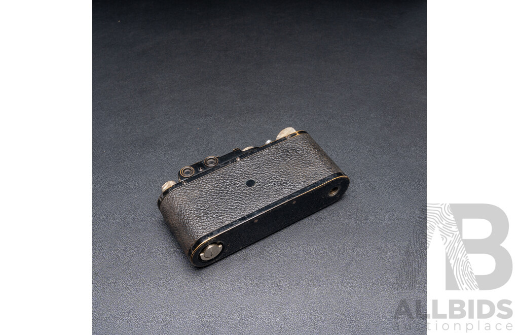 Leica II D.R.P. Screw-Mount Rangefinder Body (1932 Production) Serial No. 77178