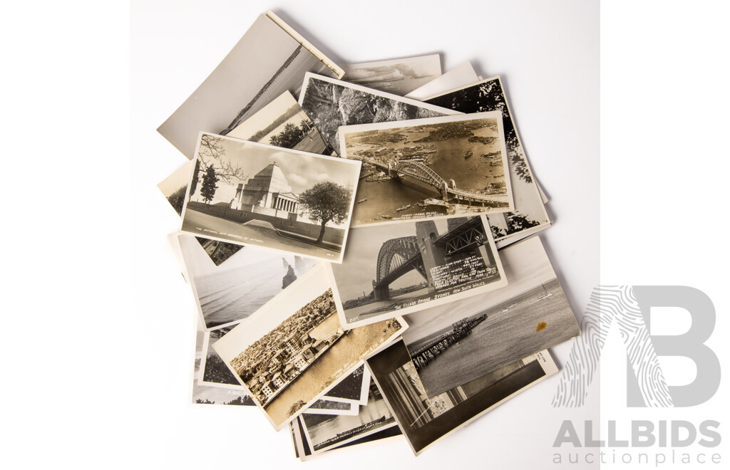 Collection Vintage B & W Snapshots of Australian Scenes Including Mildura, Sale, Swan Hill and More, All in Eucalyptus  Wood Box