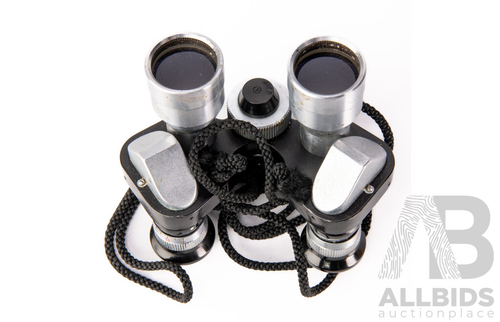Set Vintage Sinop Coated Optics 8 X 20 Field Binoculars in Leather Case