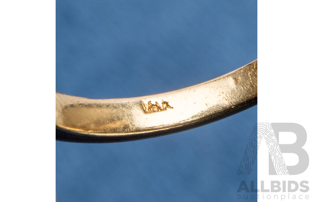 18ct Yellow Gold Ring with Oval Peridot Stone. Size N - 3.25gms