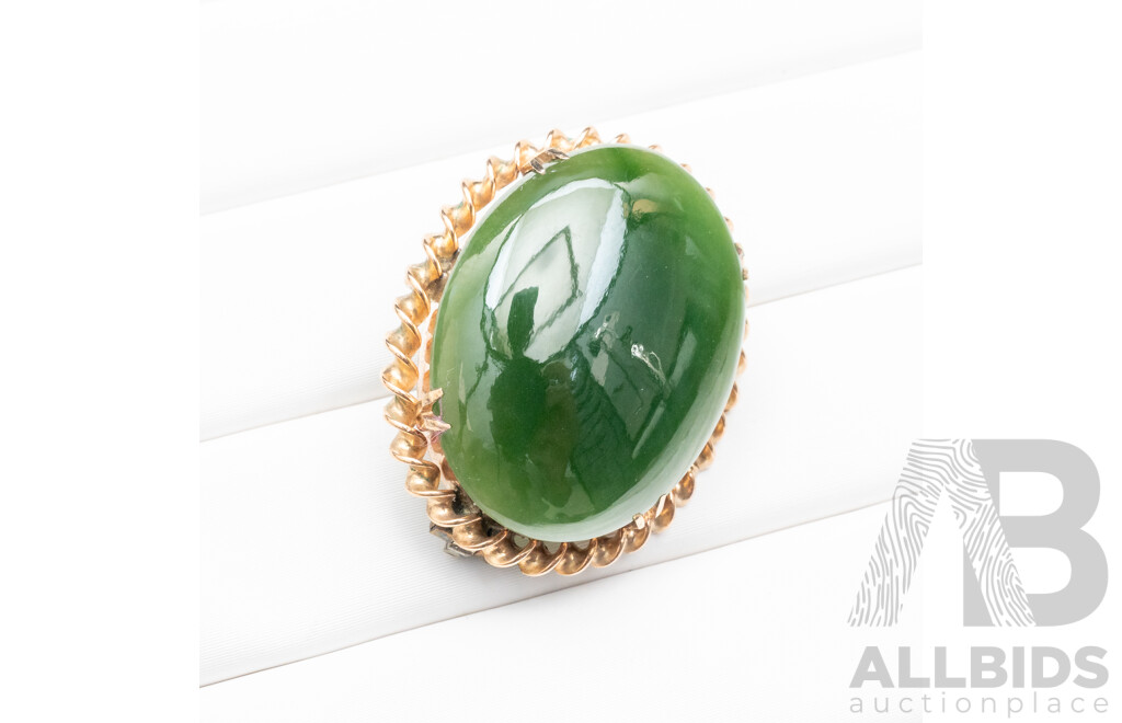 Vintage 9ct Yellow Gold Brooch with Oval Jade - 6.46gms