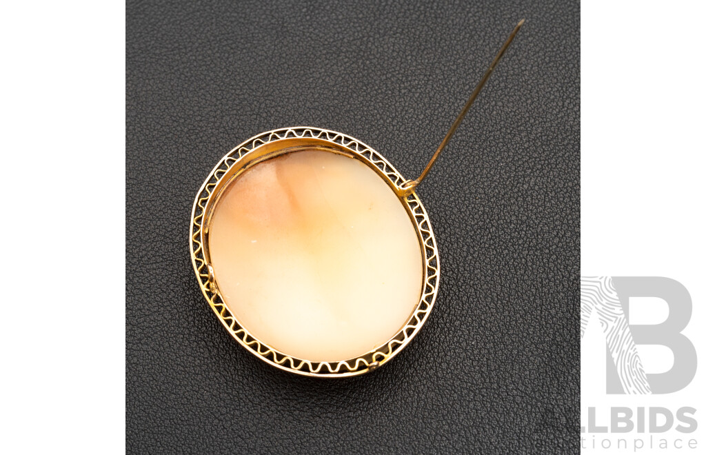 9ct Yellow Gold Vintage Cameo Brooch - 14.05gms
