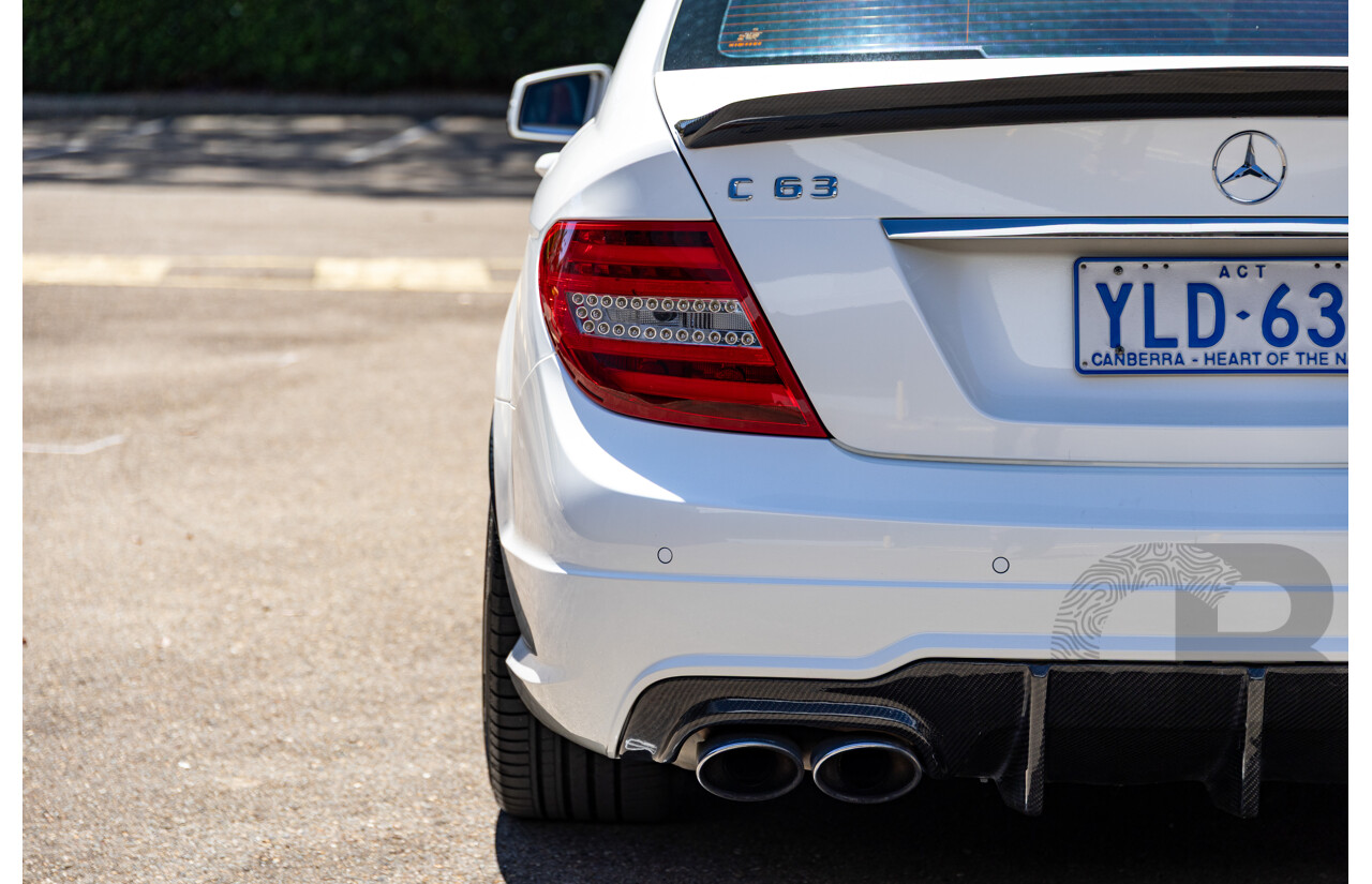 08/2012 Mercedes Benz C63 AMG W204 MY12 4d Sedan Designo Diamond White Bright Metallic V8 6.3L