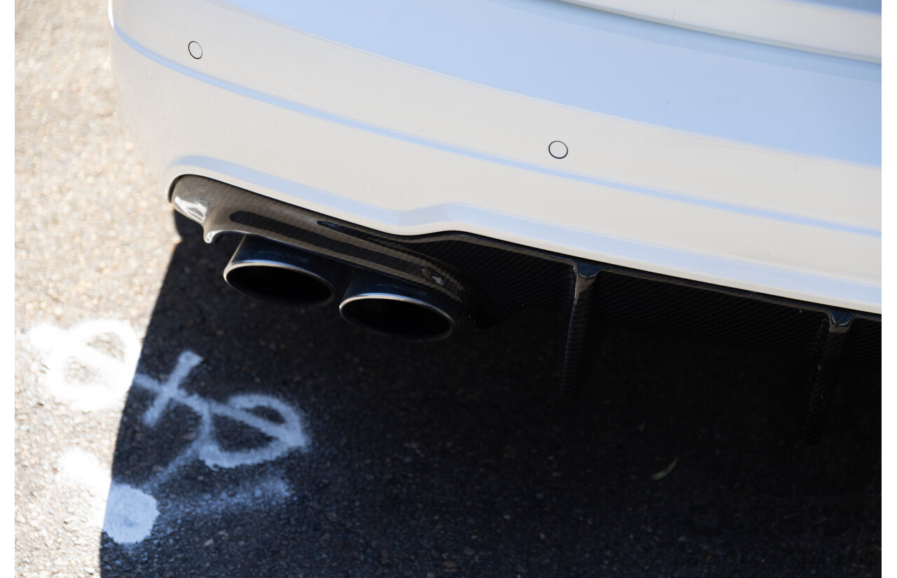 08/2012 Mercedes Benz C63 AMG W204 MY12 4d Sedan Designo Diamond White Bright Metallic V8 6.3L