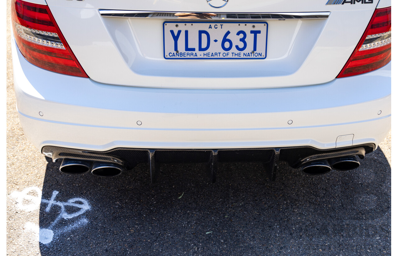 08/2012 Mercedes Benz C63 AMG W204 MY12 4d Sedan Designo Diamond White Bright Metallic V8 6.3L