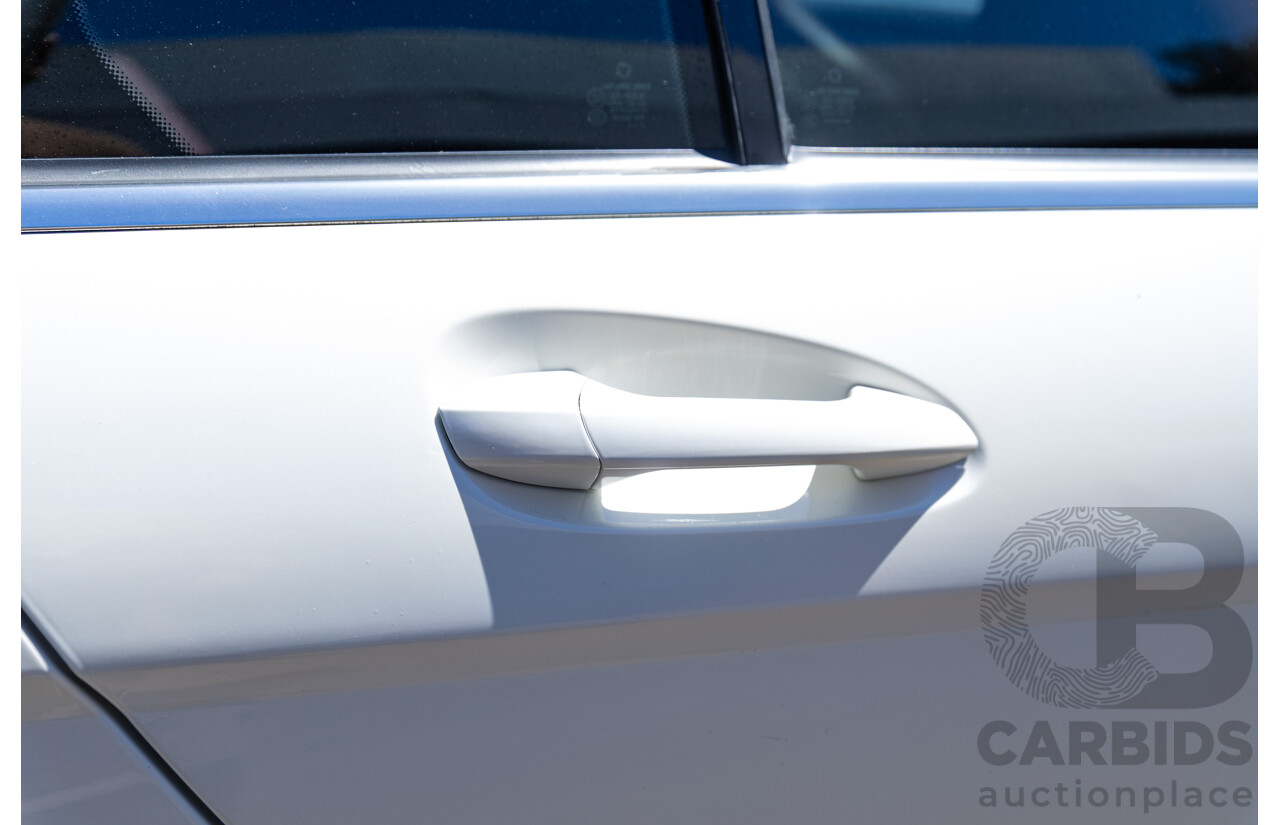 08/2012 Mercedes Benz C63 AMG W204 MY12 4d Sedan Designo Diamond White Bright Metallic V8 6.3L