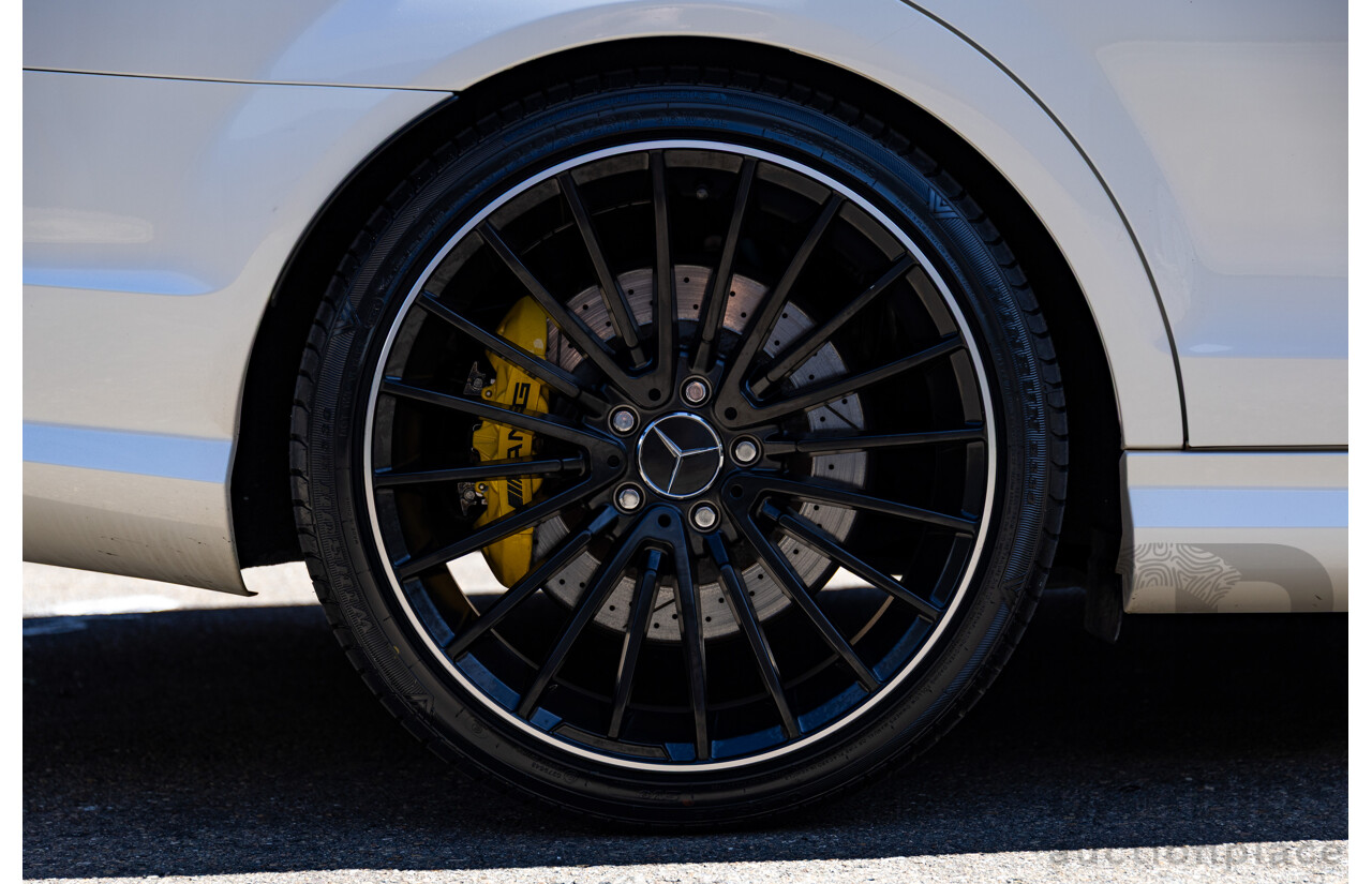 08/2012 Mercedes Benz C63 AMG W204 MY12 4d Sedan Designo Diamond White Bright Metallic V8 6.3L