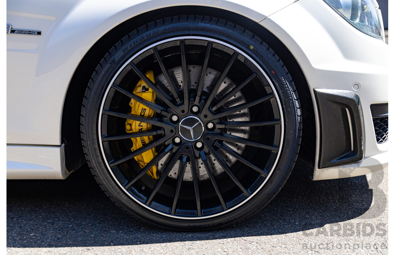 08/2012 Mercedes Benz C63 AMG W204 MY12 4d Sedan Designo Diamond White Bright Metallic V8 6.3L