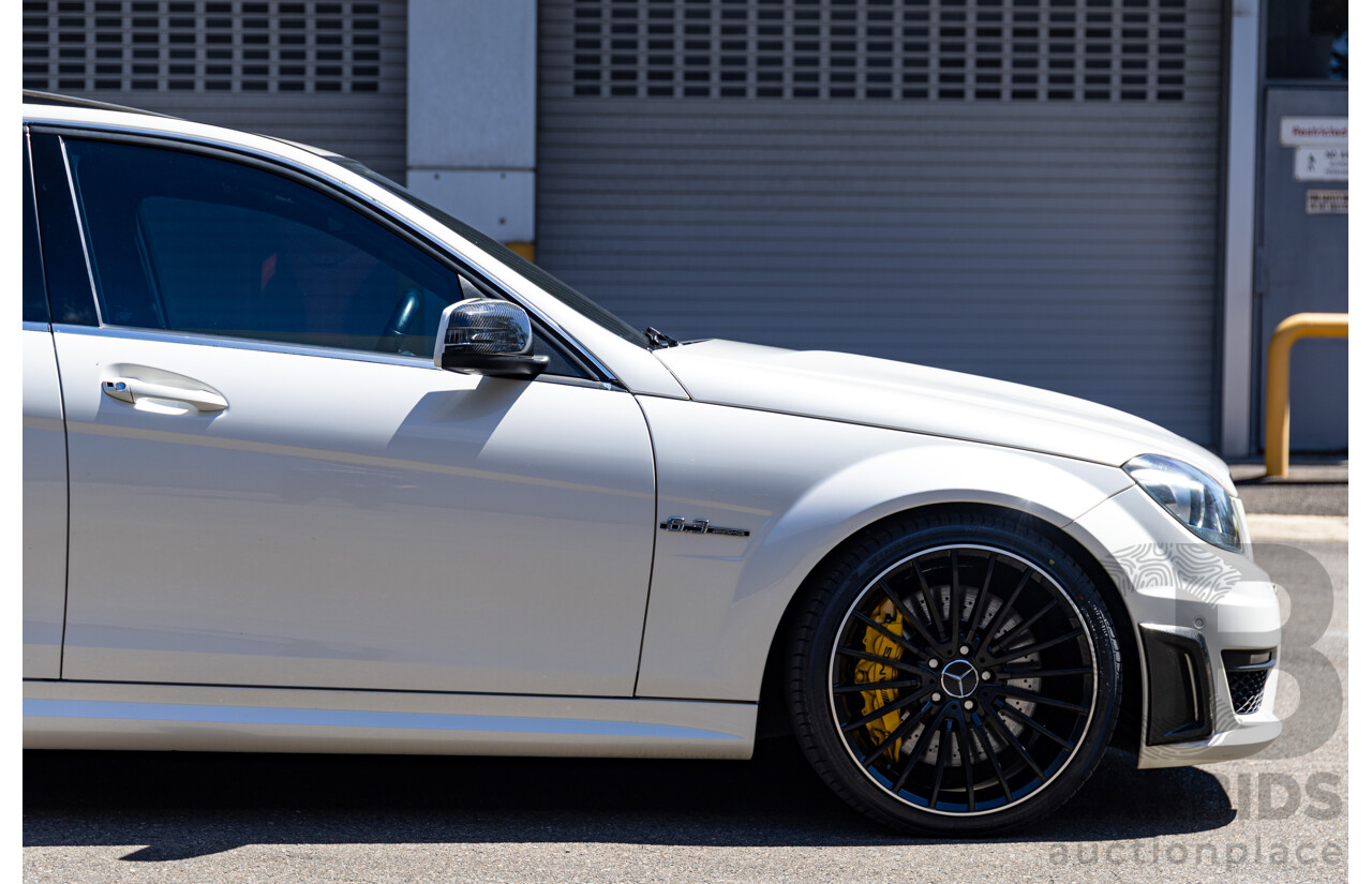 08/2012 Mercedes Benz C63 AMG W204 MY12 4d Sedan Designo Diamond White Bright Metallic V8 6.3L