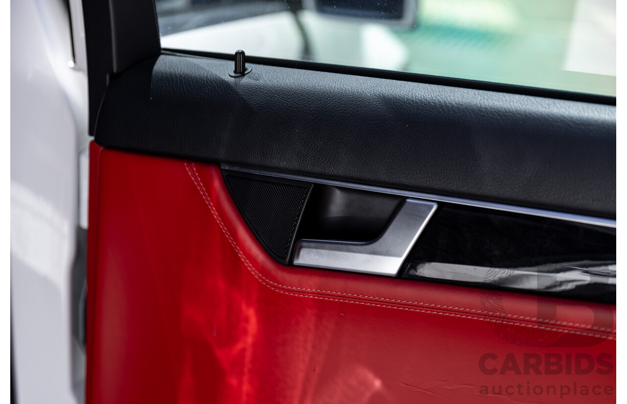 08/2012 Mercedes Benz C63 AMG W204 MY12 4d Sedan Designo Diamond White Bright Metallic V8 6.3L