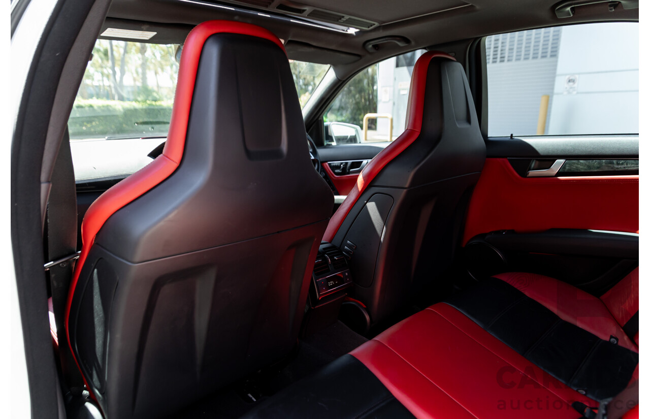 08/2012 Mercedes Benz C63 AMG W204 MY12 4d Sedan Designo Diamond White Bright Metallic V8 6.3L