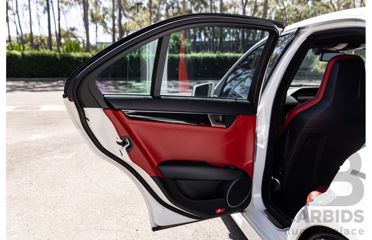 08/2012 Mercedes Benz C63 AMG W204 MY12 4d Sedan Designo Diamond White Bright Metallic V8 6.3L