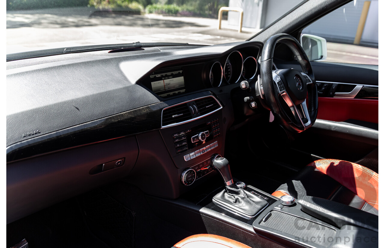 08/2012 Mercedes Benz C63 AMG W204 MY12 4d Sedan Designo Diamond White Bright Metallic V8 6.3L