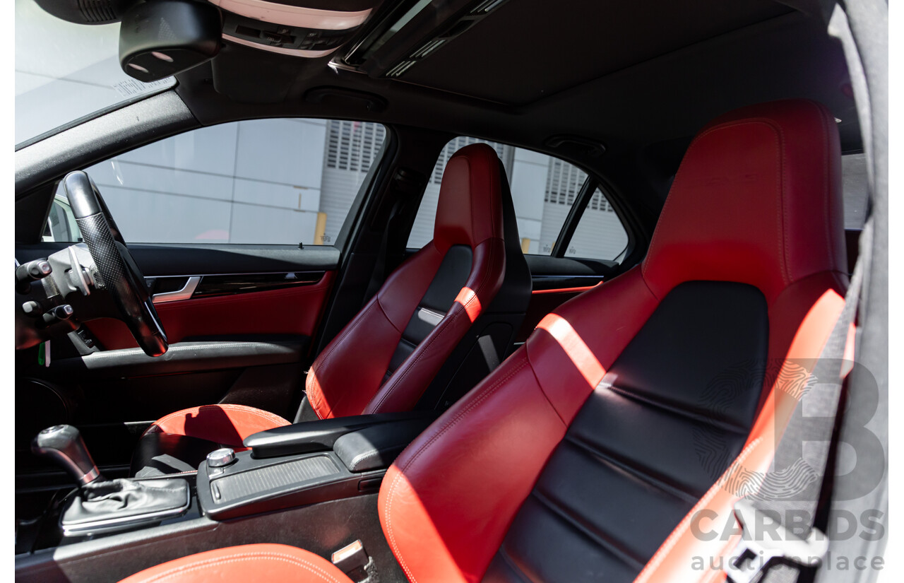 08/2012 Mercedes Benz C63 AMG W204 MY12 4d Sedan Designo Diamond White Bright Metallic V8 6.3L