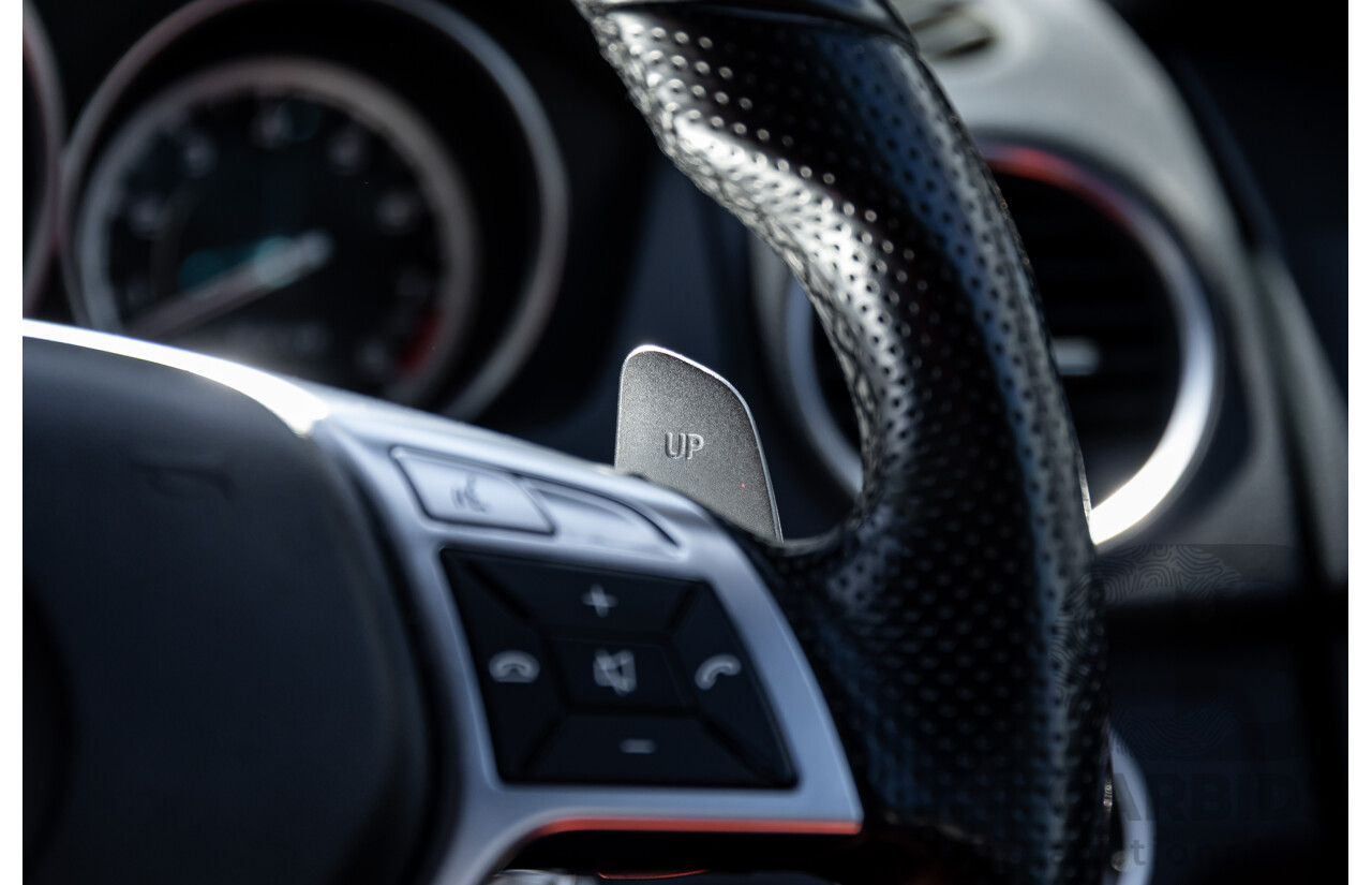 08/2012 Mercedes Benz C63 AMG W204 MY12 4d Sedan Designo Diamond White Bright Metallic V8 6.3L