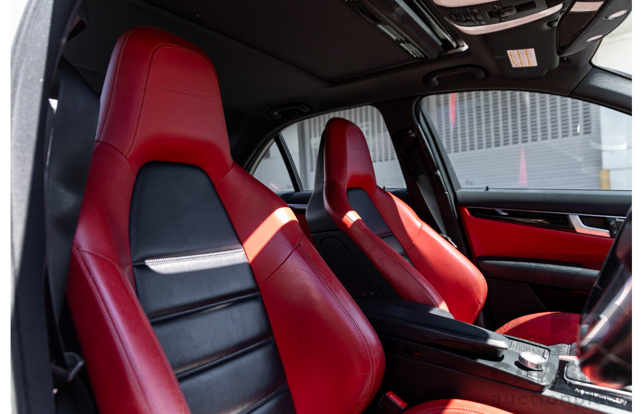 08/2012 Mercedes Benz C63 AMG W204 MY12 4d Sedan Designo Diamond White Bright Metallic V8 6.3L