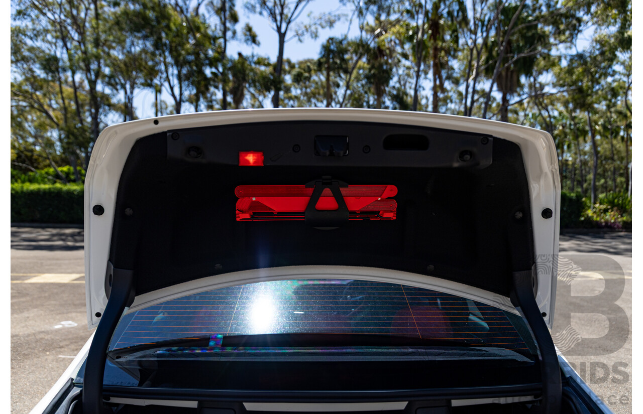 08/2012 Mercedes Benz C63 AMG W204 MY12 4d Sedan Designo Diamond White Bright Metallic V8 6.3L