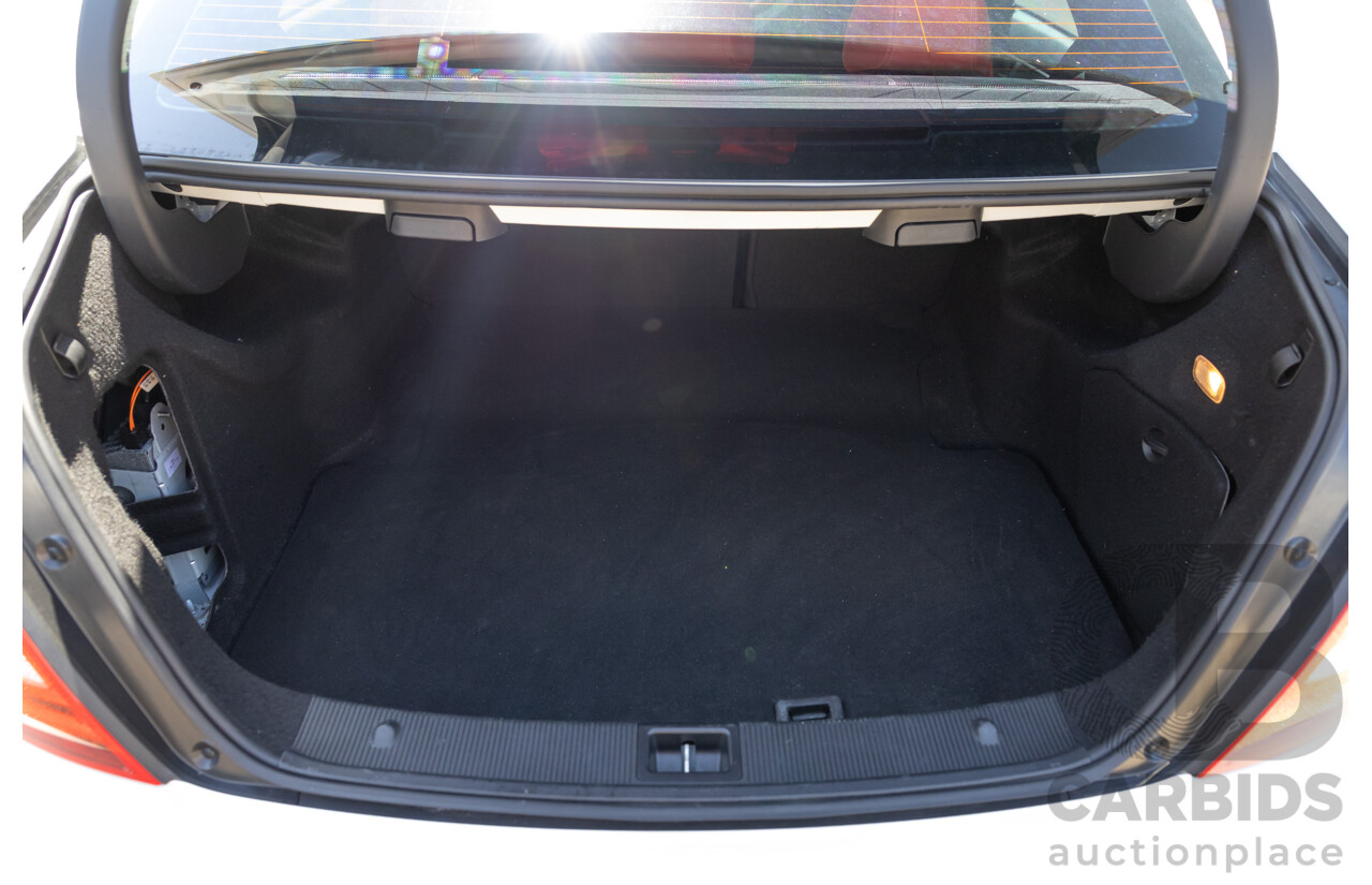 08/2012 Mercedes Benz C63 AMG W204 MY12 4d Sedan Designo Diamond White Bright Metallic V8 6.3L