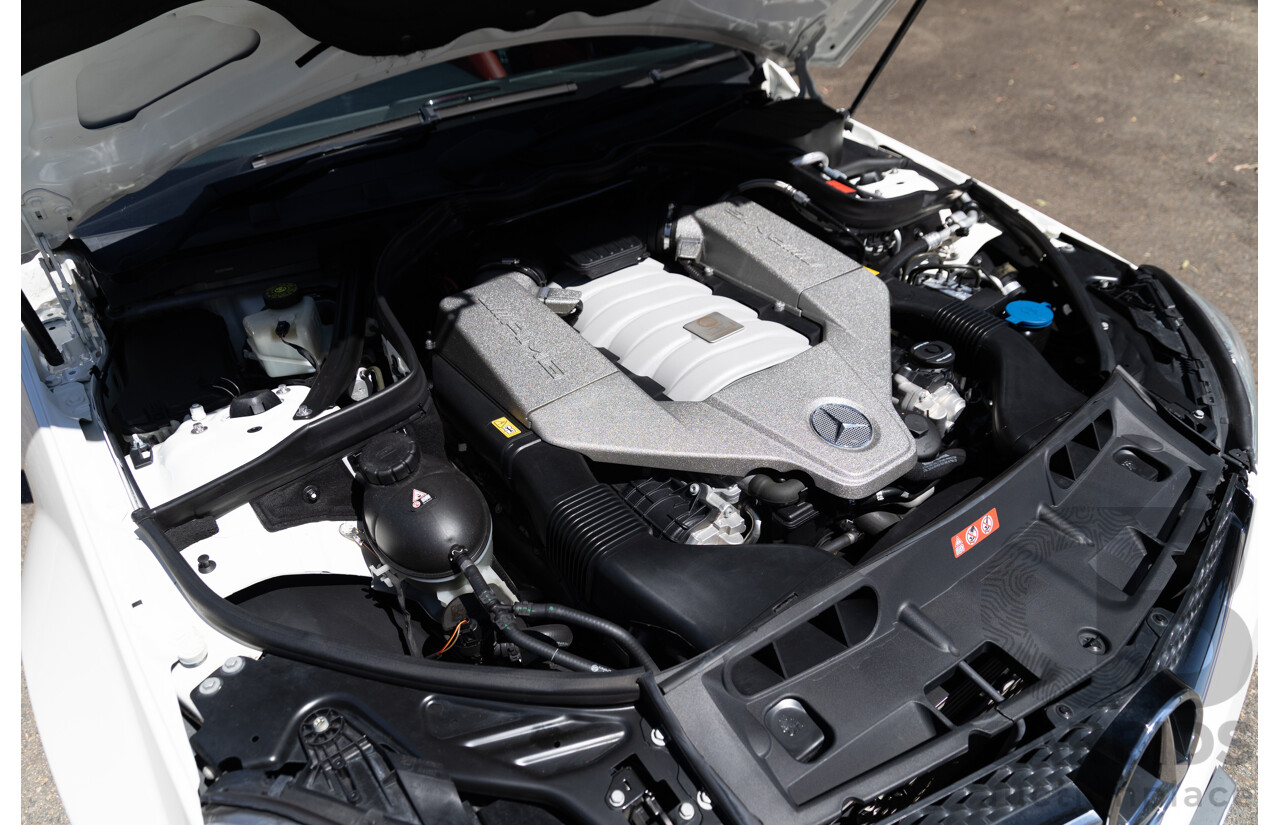 08/2012 Mercedes Benz C63 AMG W204 MY12 4d Sedan Designo Diamond White Bright Metallic V8 6.3L