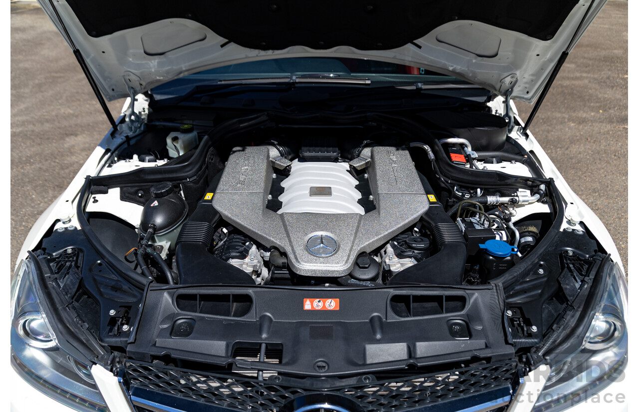 08/2012 Mercedes Benz C63 AMG W204 MY12 4d Sedan Designo Diamond White Bright Metallic V8 6.3L