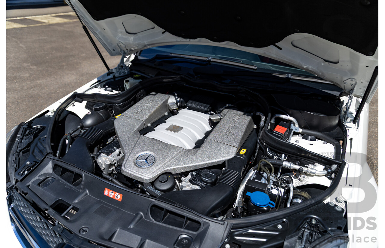 08/2012 Mercedes Benz C63 AMG W204 MY12 4d Sedan Designo Diamond White Bright Metallic V8 6.3L