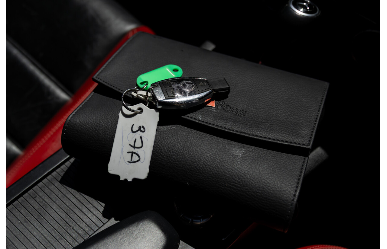 08/2012 Mercedes Benz C63 AMG W204 MY12 4d Sedan Designo Diamond White Bright Metallic V8 6.3L