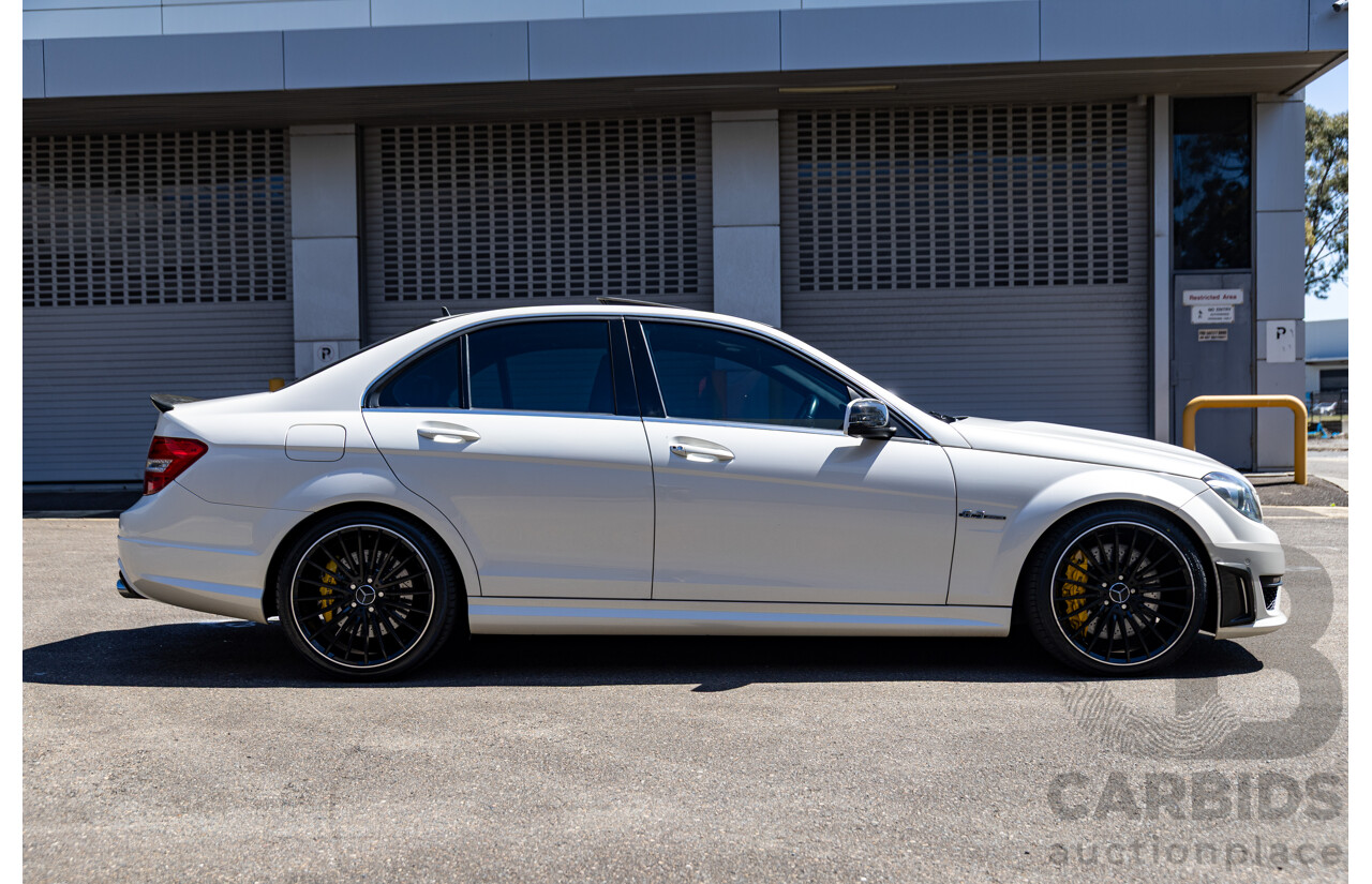 08/2012 Mercedes Benz C63 AMG W204 MY12 4d Sedan Designo Diamond White Bright Metallic V8 6.3L