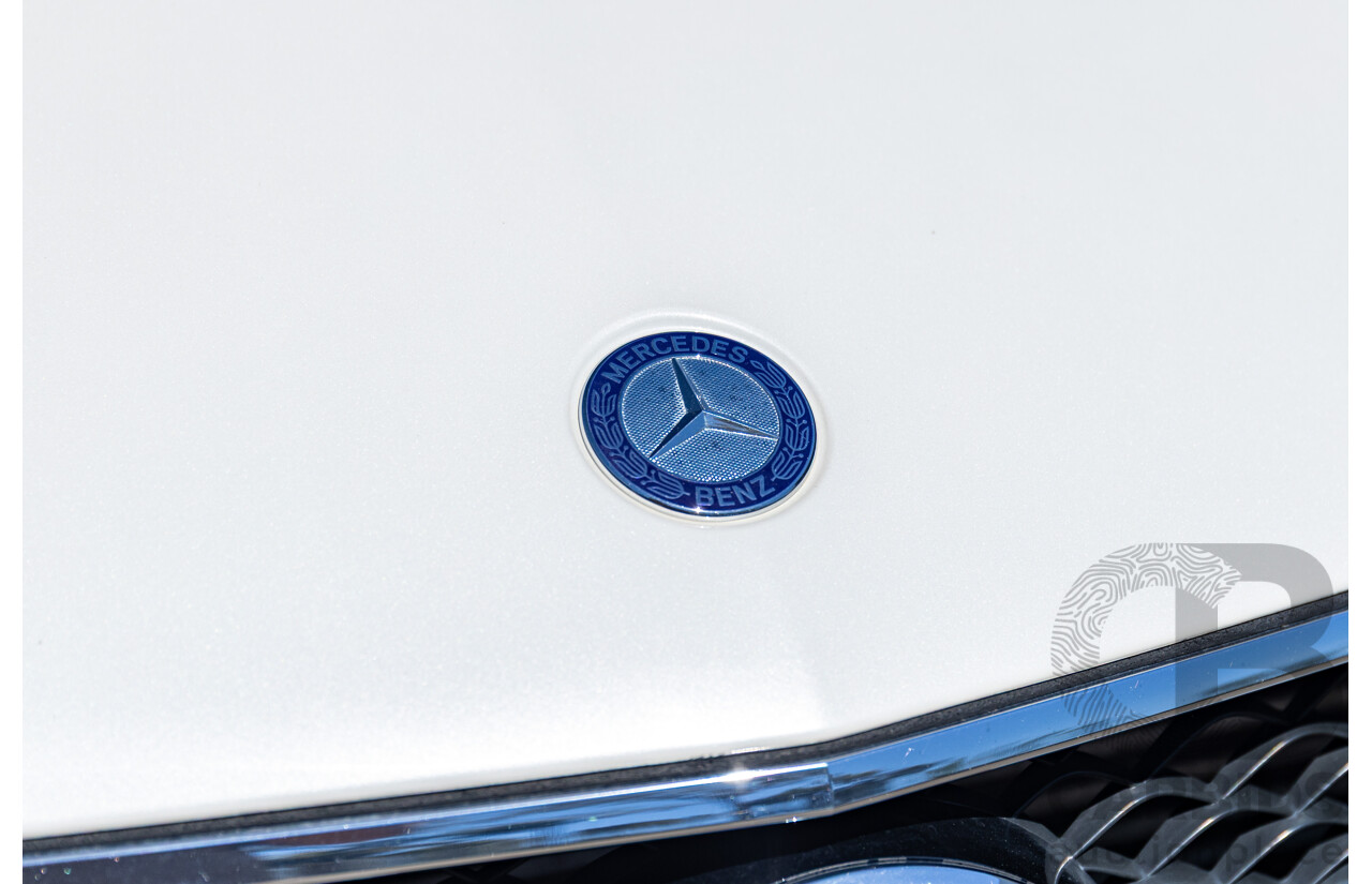 08/2012 Mercedes Benz C63 AMG W204 MY12 4d Sedan Designo Diamond White Bright Metallic V8 6.3L