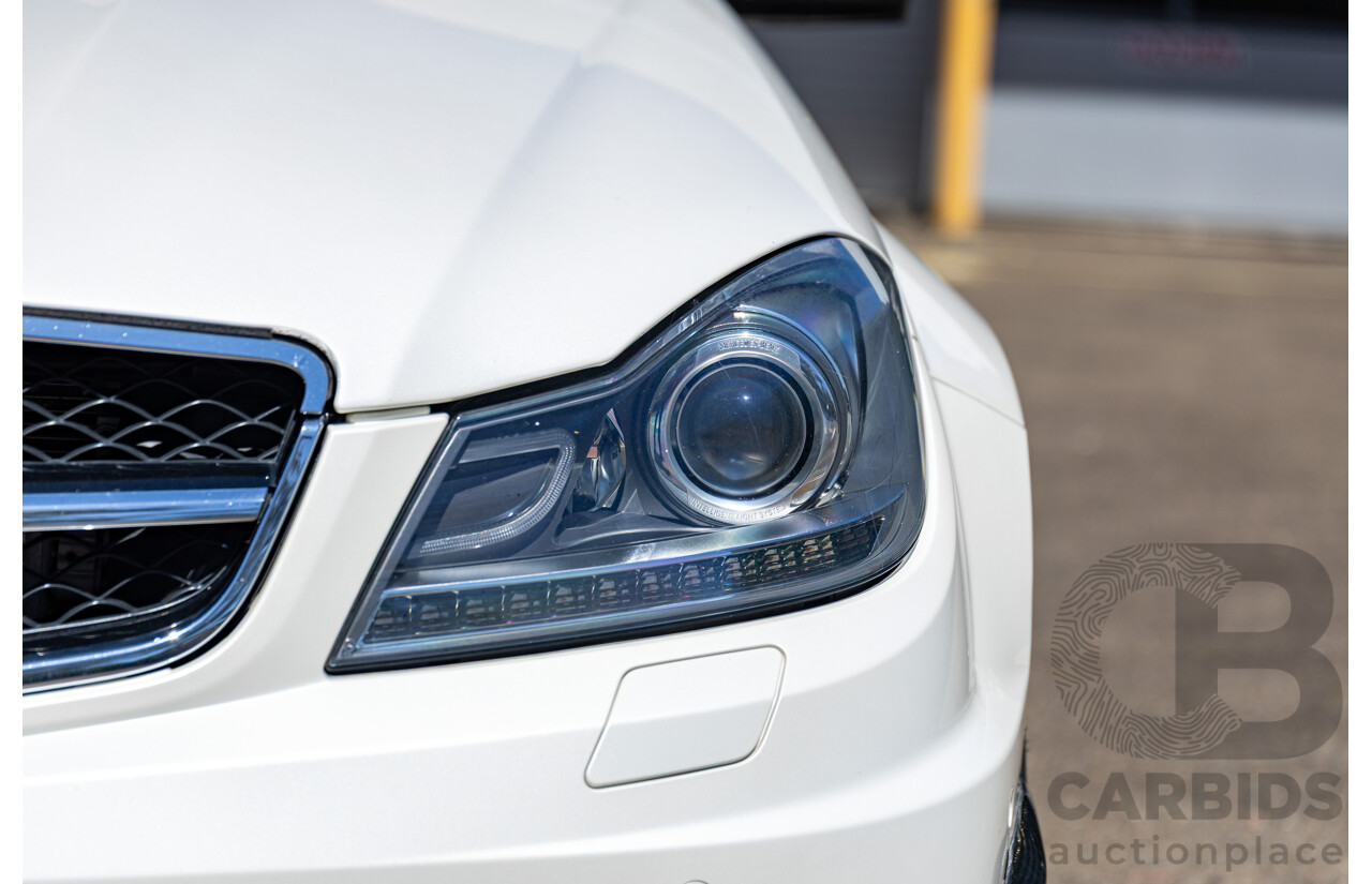 08/2012 Mercedes Benz C63 AMG W204 MY12 4d Sedan Designo Diamond White Bright Metallic V8 6.3L