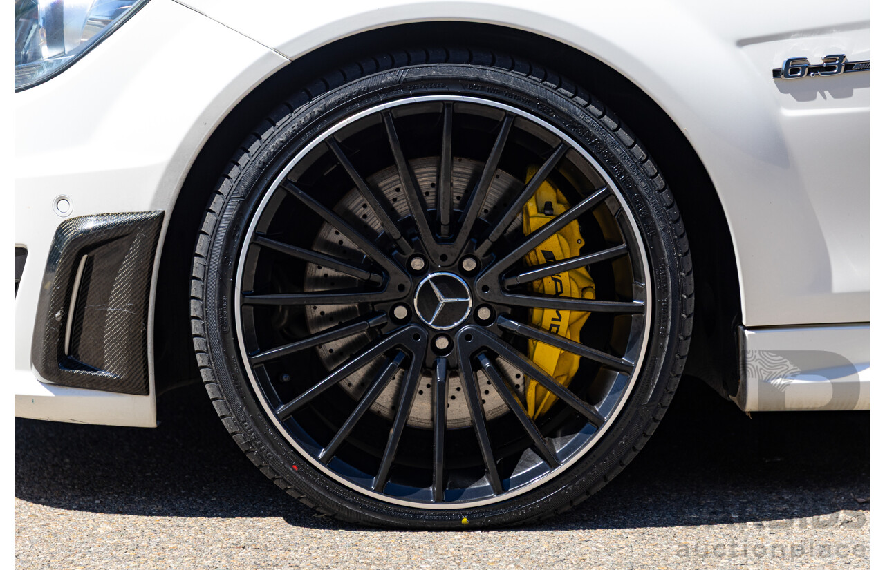 08/2012 Mercedes Benz C63 AMG W204 MY12 4d Sedan Designo Diamond White Bright Metallic V8 6.3L