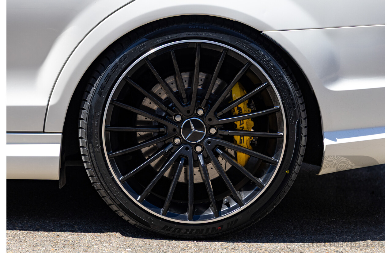 08/2012 Mercedes Benz C63 AMG W204 MY12 4d Sedan Designo Diamond White Bright Metallic V8 6.3L