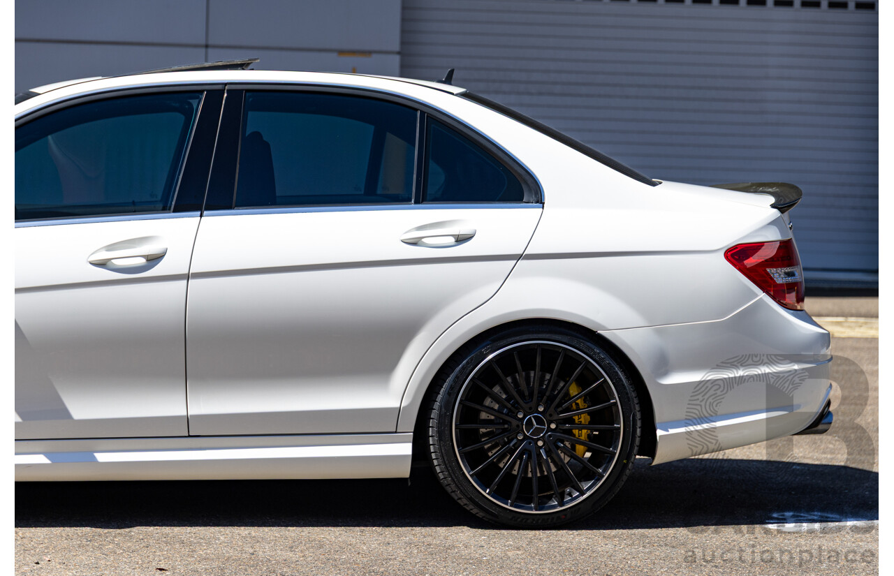 08/2012 Mercedes Benz C63 AMG W204 MY12 4d Sedan Designo Diamond White Bright Metallic V8 6.3L