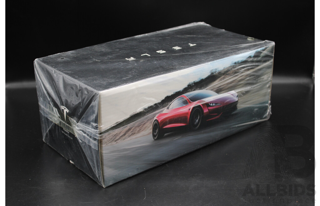 Tesla Roadster 1:18 Diecast Model  - Brand New