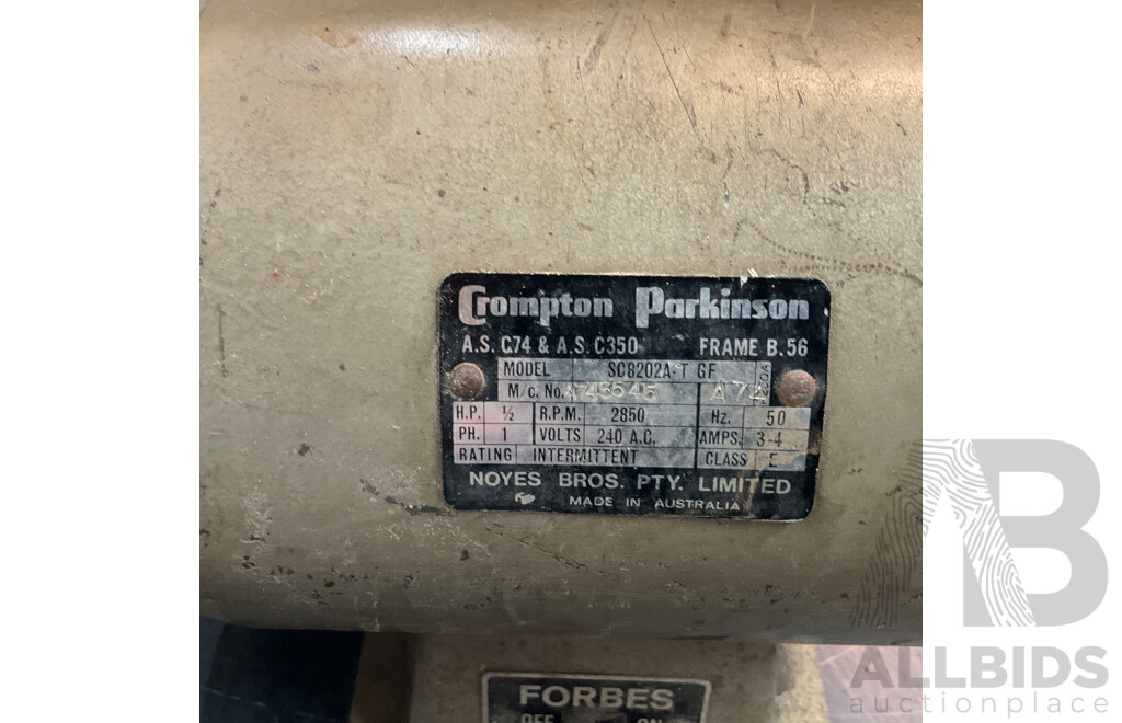 Cromption Parkinson SC8202A 8'' Bench Grinder