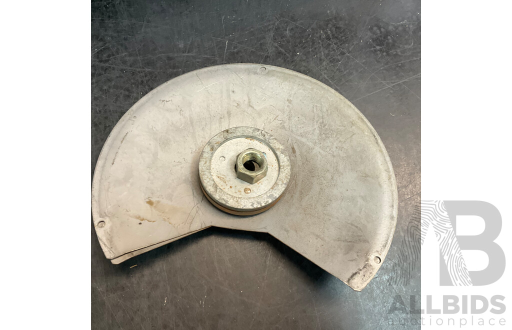 Cromption Parkinson SC8202A 8'' Bench Grinder