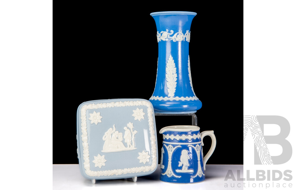 Two Pieces Vintage English Dudson Bros Blue and White Pieces Along with Wedgwood of Etruria Lidded Dish