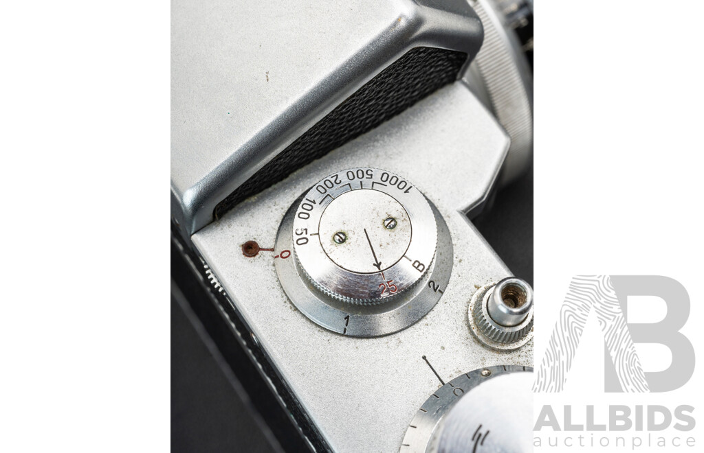 Vintage Rectaflex 35mm SLR Camera