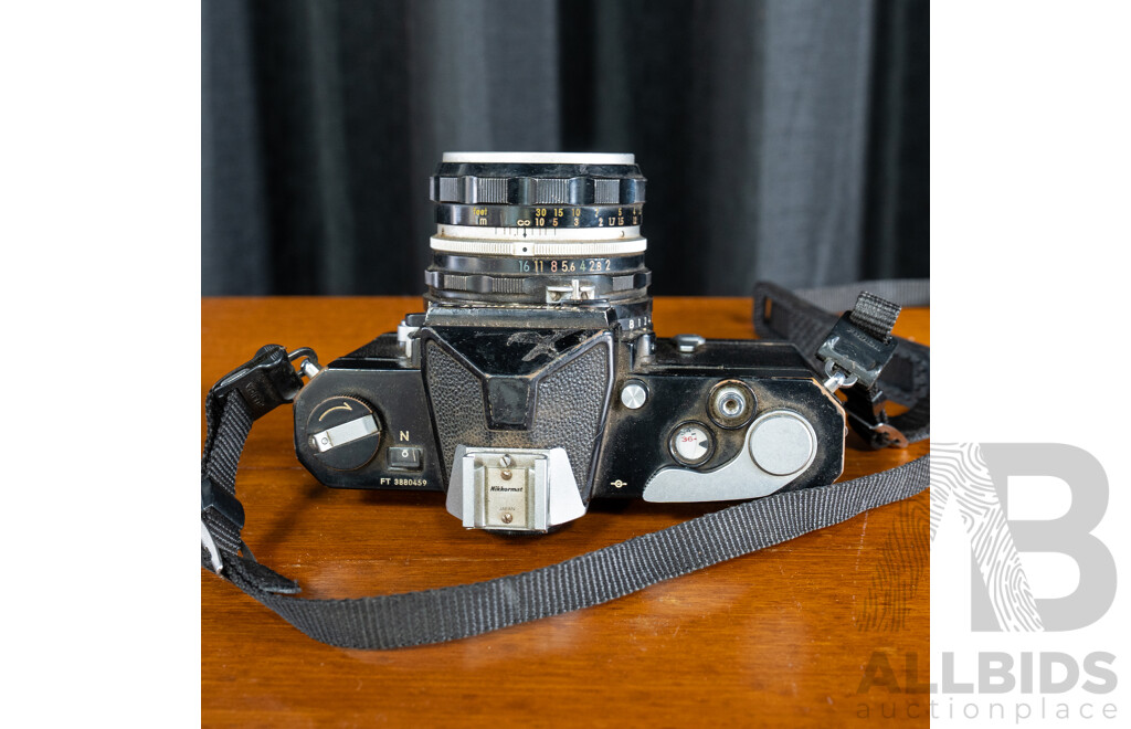 Vintage Nikon Nikkormat FT2 35mm SLR Film Camera with Nikkor-H Auto 50mm f/2 Lens