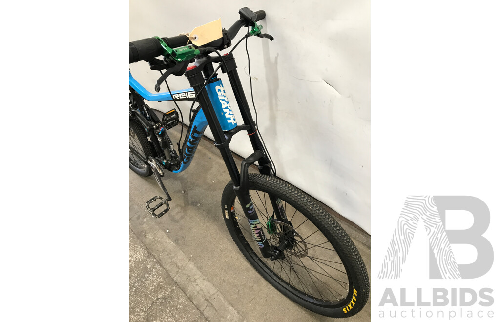 Giant Reign 10 Speed Mountain Bike