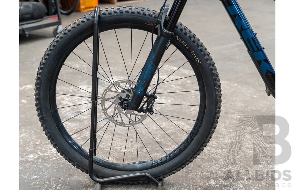 Trek Fuel-Ex-8 24 Speed Mountain Bike