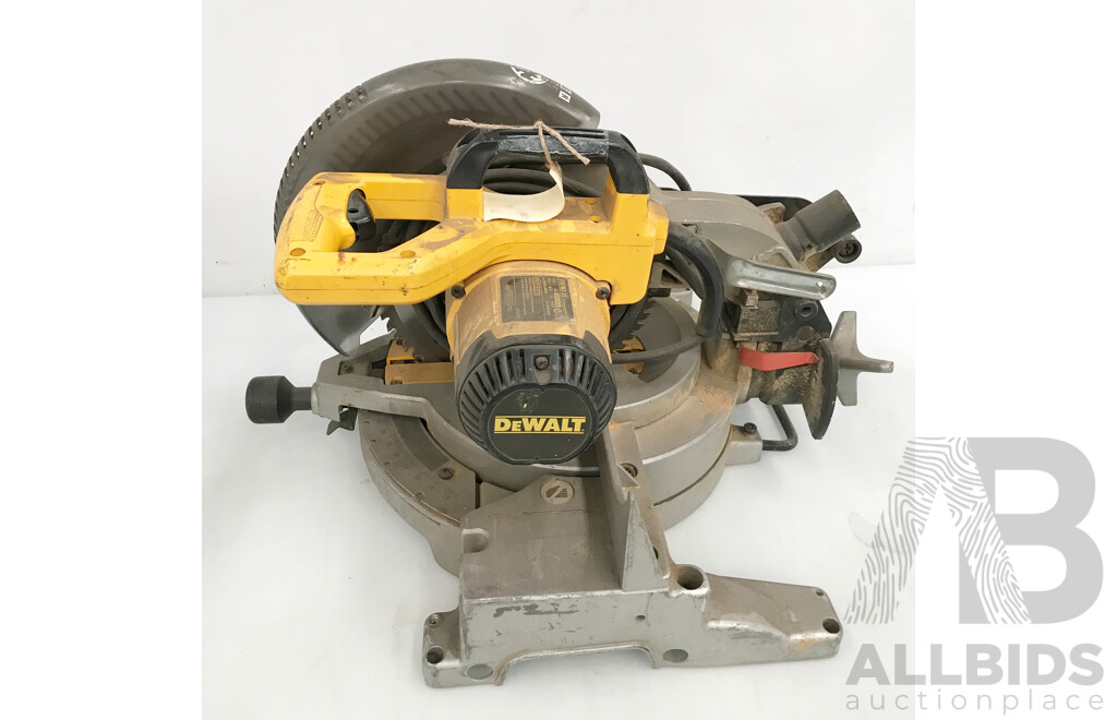 DeWalt 254mm Compound Mitre Saw